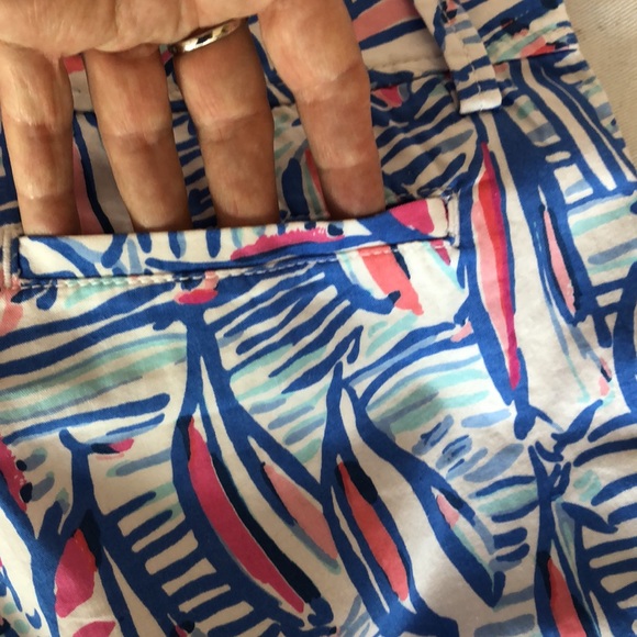 Rare retired Lilly Pulitzer shorts red right NWT - Picture 9 of 9